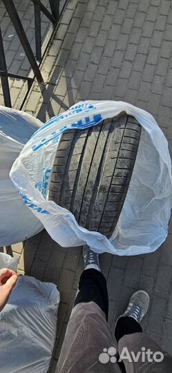 Резина летняя 245/40/19 275/35/19