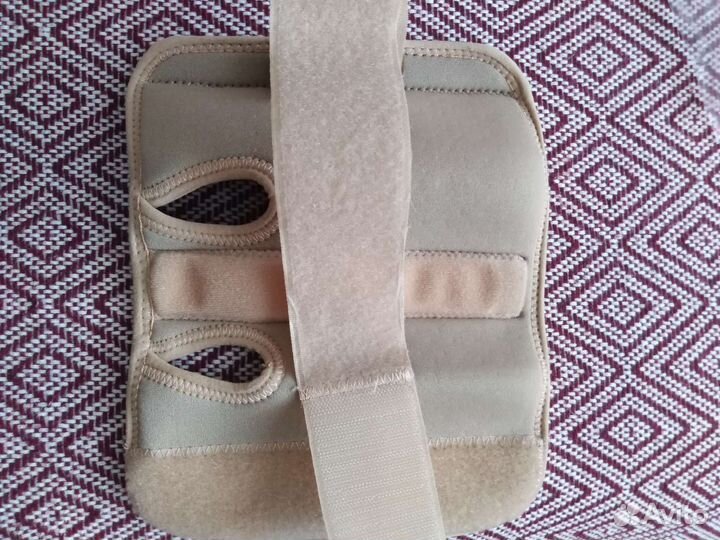 Бандаж на лучезапястный сустав