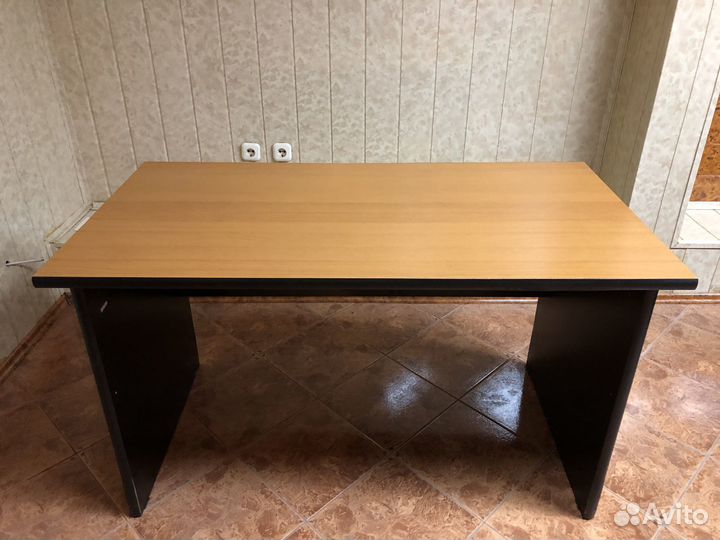 Стол офисный
