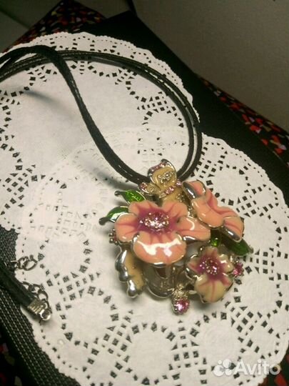 Украшения : колье, браслеты