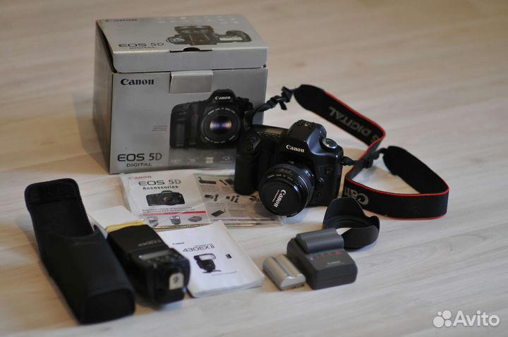 Зеркальный фотоаппарат canon eos5d