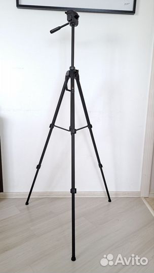 Штатив для фотоаппарата