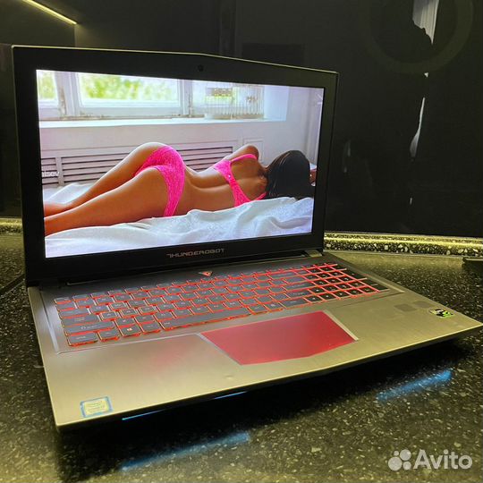 Игровой ноутбук thunderobot i7-8750/gtx1070/8g