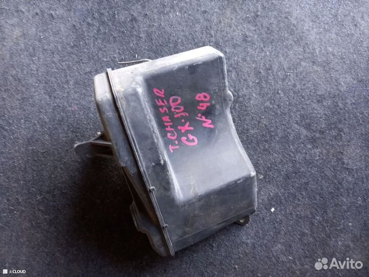 Бачок омывателя на toyota chaser GX100