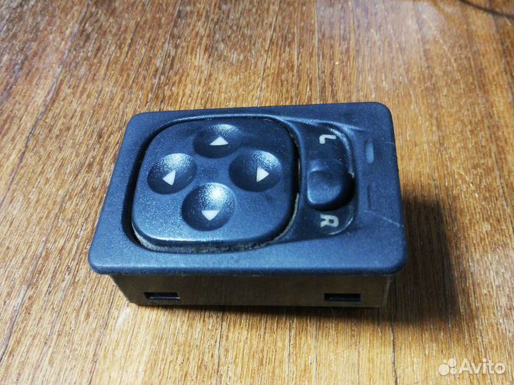 Переключатель регулировки зеркал Нива Шевроле