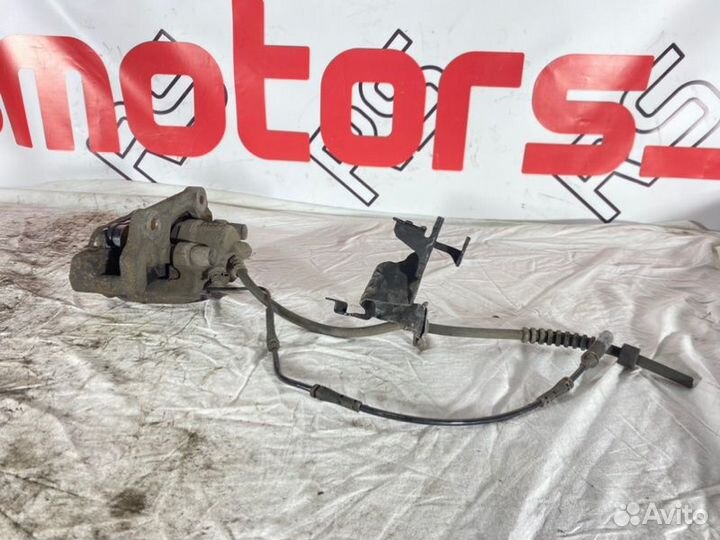 Суппорт тормозной передний левый Bmw 3-Series F30