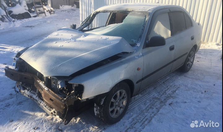 Hyundai Accent автомобиль в разборе G4EB и G4EC