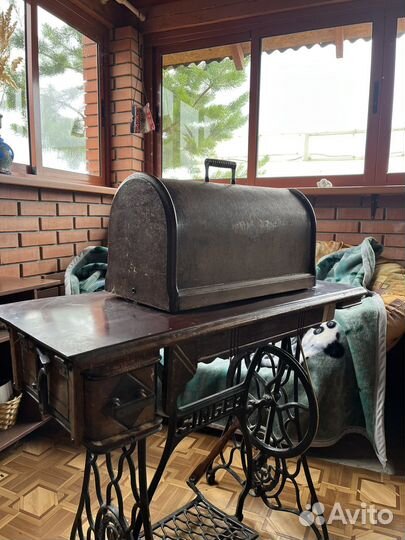 Швейная машинка zinger