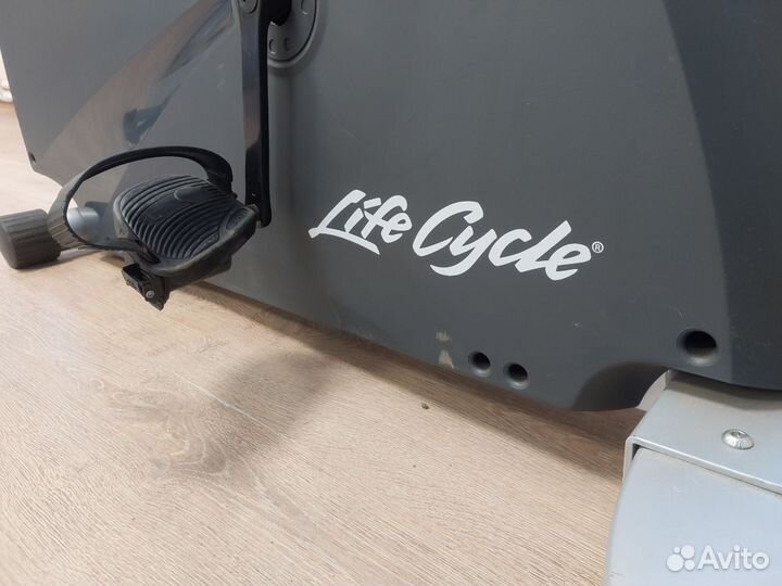 Велотренажер Life Fitness Вертикальный C1