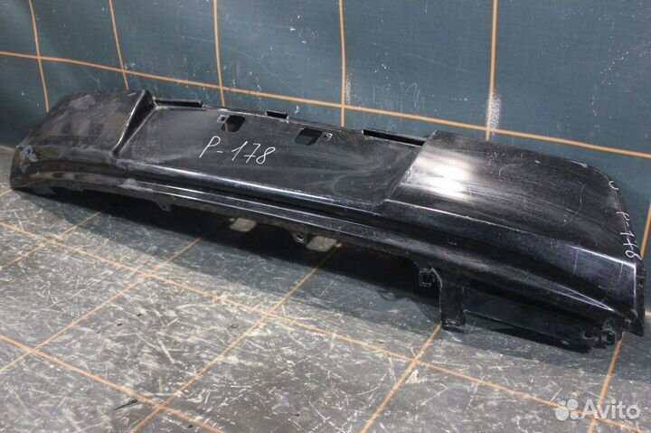 Накладка заднего бампера - Toyota Auris 2