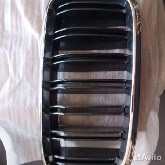 Решетка радиатора BMW X5 оригинал+ накладка крыла