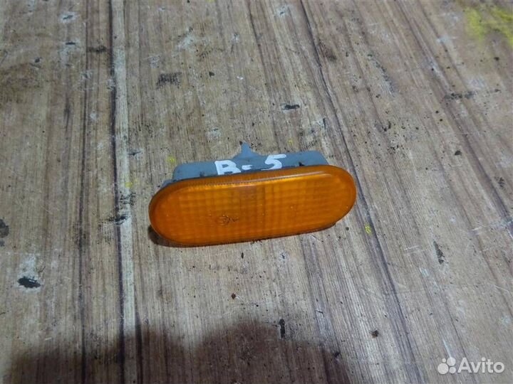 Повторитель поворота Volkswagen Passat B5 1996