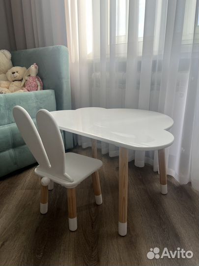 Детский стол и стульчик