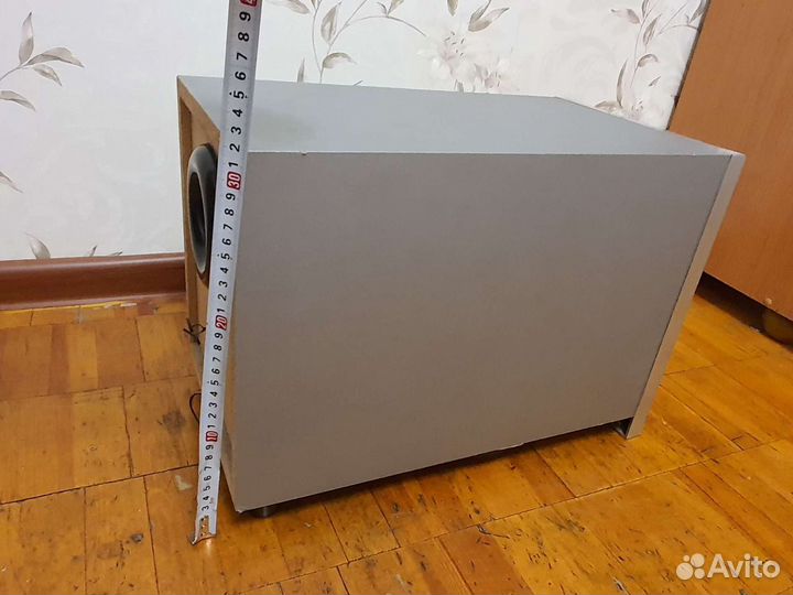 Сабвуфер akira