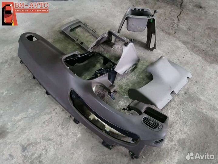 Панель передняя салона (торпедо) Chrysler Voyager