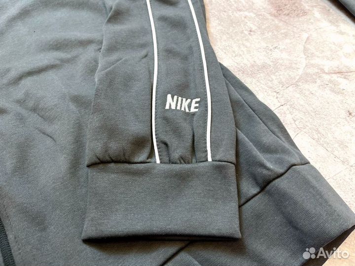 Спортивные костюмы Nike