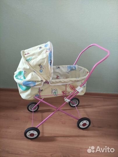Коляска кукольная