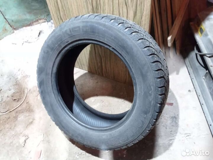 Nokian Tyres Hakkapeliitta 4 215/5 R16