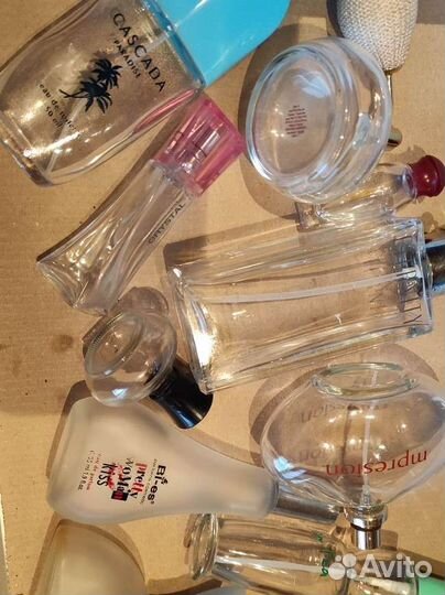 Стеклянные флакончики от духов и туалетной воды