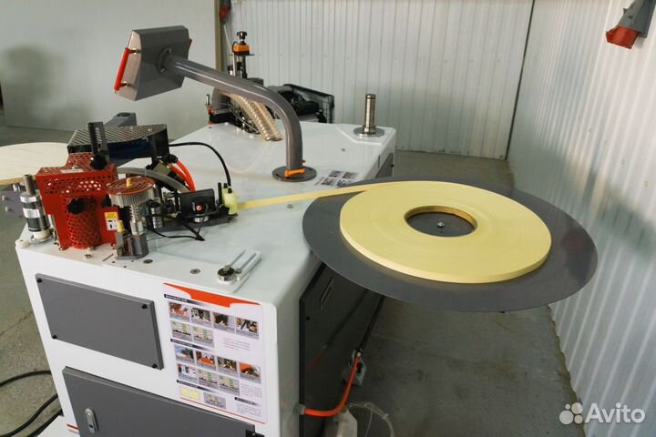 Кромкооблицовочный станок DM-1000