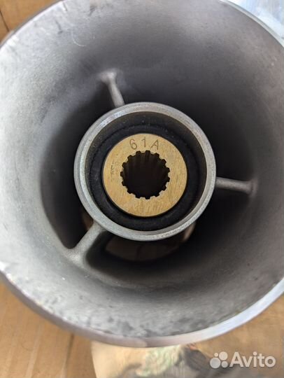 Винт гребной 13 3/4x19-R