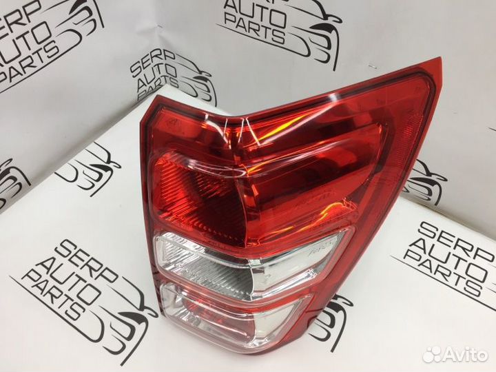 Фонарь задний правый Suzuki Grand Vitara TD54W