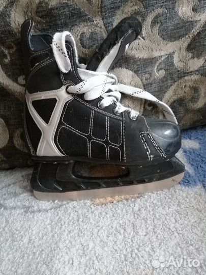 Продам хоккейные коньки 35р
