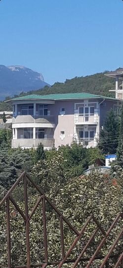 Дом 310 м² на участке 6,9 сот.