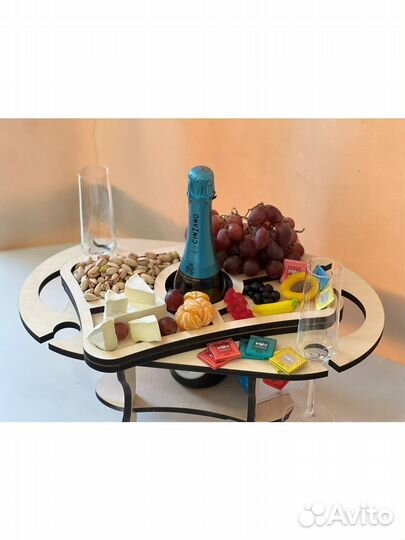 Столик винный с менажницей