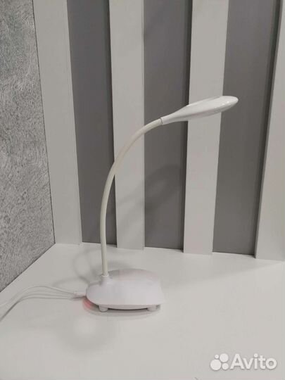 Лампа настольная