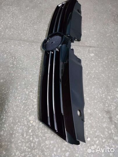 Решётка радиатора Фольксваген Джетта 11-14 г.в