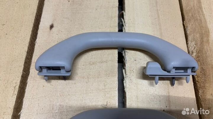 Ручка потолка салонная задняя Skoda Octavia A5 FL