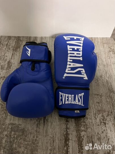 Боксерские перчатки
