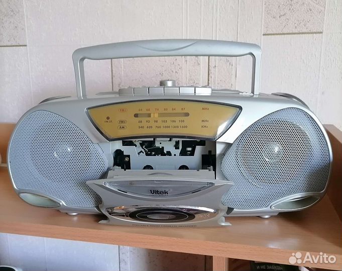 Кассетный магнитофон. Зарезервирован