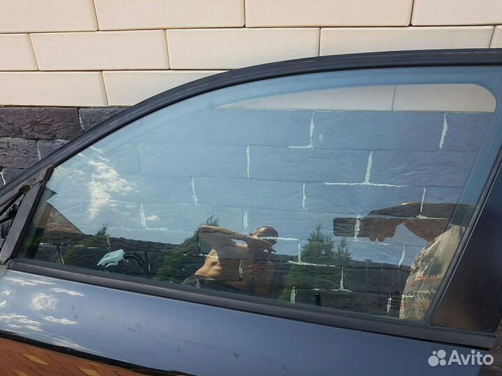 Стекло двери переднее левое BMW 1 E87