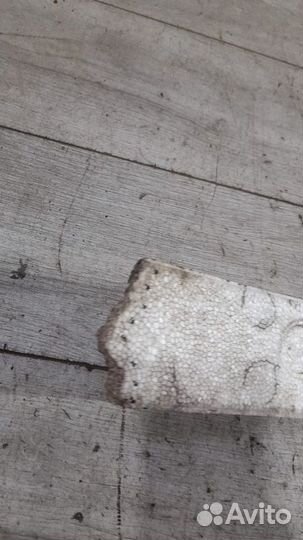 Абсорбер переднего бампера передний Toyota Land