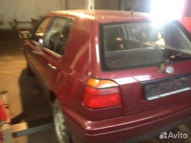 Разбор на запчасти Volkswagen Golf 3