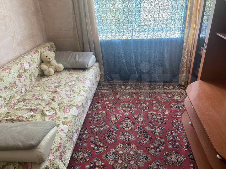 Комната 12 м² в 8-к., 3/9 эт.