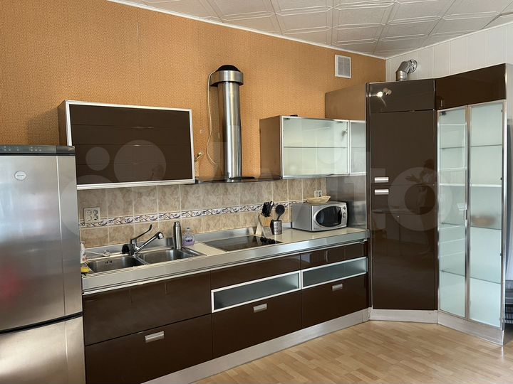 3-к. квартира, 123 м², 1/3 эт.