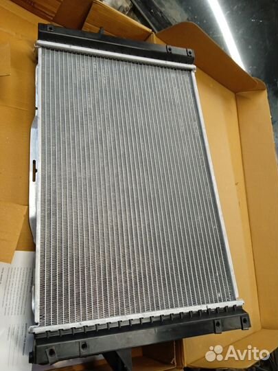 Радиатор двигателя Вольво 850 С70 В70
