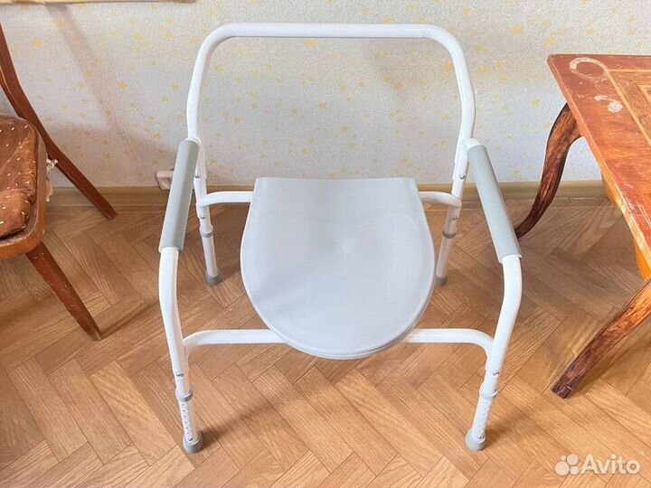 Санитарное кресло туалет