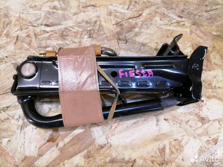 Домкрат Ford Fiesta MK5