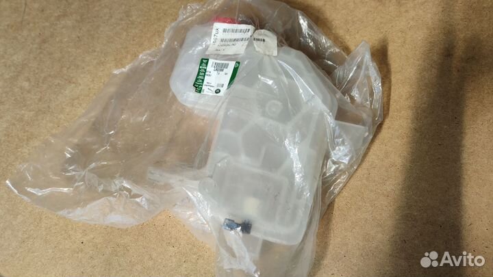 LR023080 Расширительный бачок Land Rover оригинал