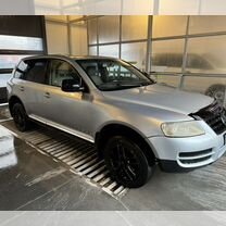 Volkswagen Touareg 2.5 AT, 2006, 300 000 км, с пробегом, цена 810 000 руб.