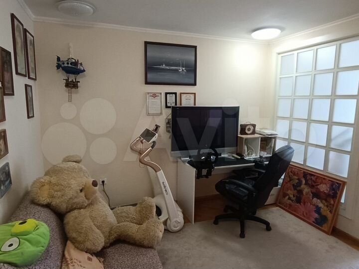 3-к. квартира, 100 м², 10/12 эт.