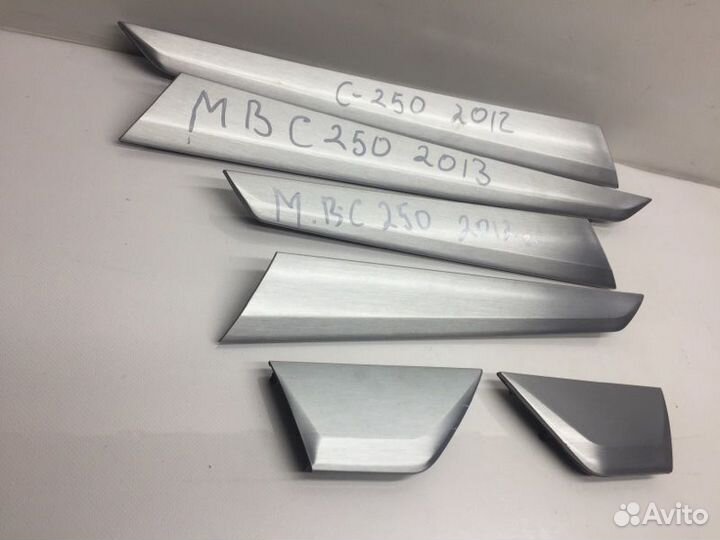 Накладка декоративная Mercedes-Benz C W204 1.8