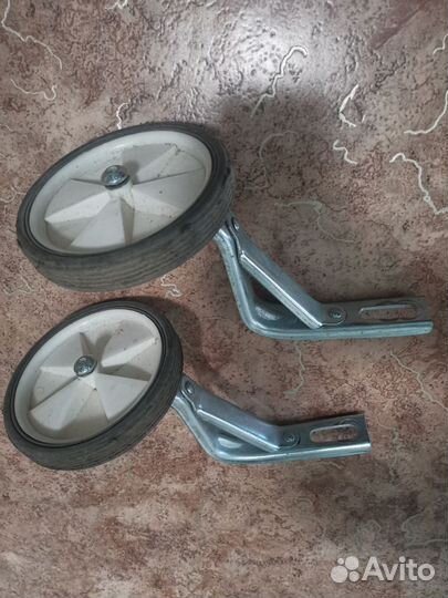 Дополнительные колеса для детского велосипеда