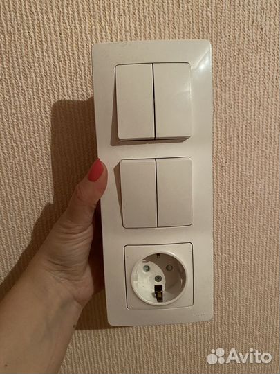 Выключатель с розеткой
