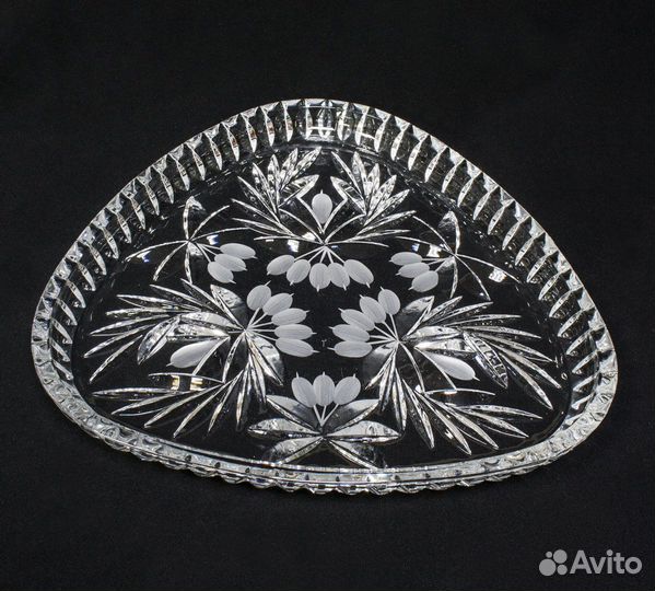 Поднос треугольный, хрусталь, Югославия, сторона 2