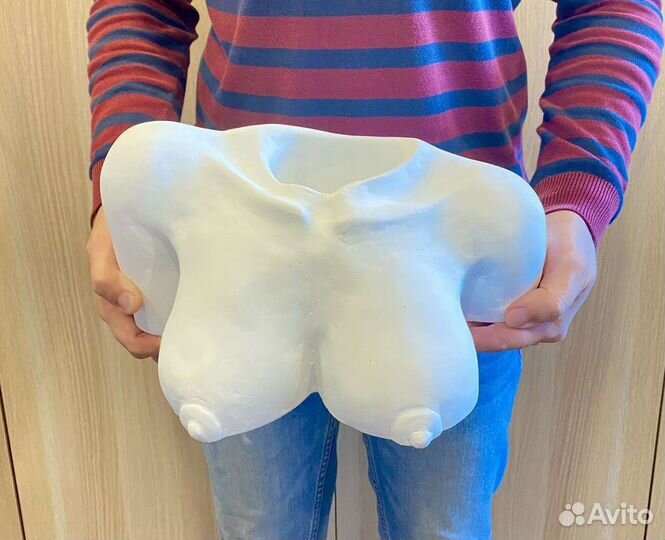 Ваза женская грудь из гипса